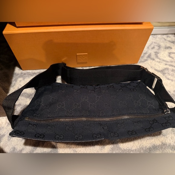 Gucci Black Crossbody Bum Bag - Picture 4 of 6